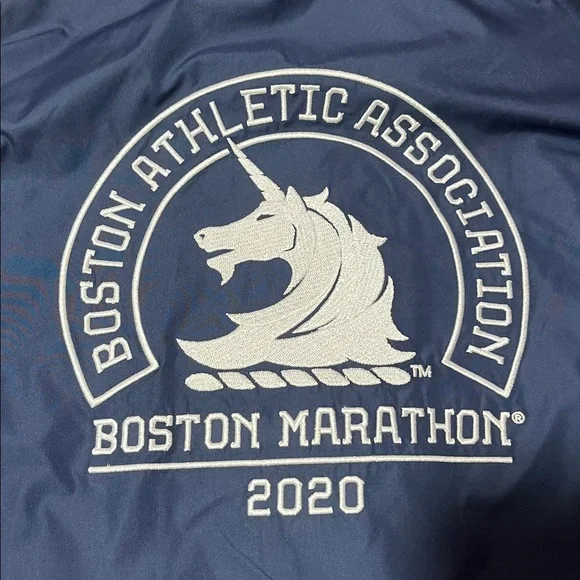 NWT Adidas 2020 Boston Marathon Running Jacket - Red & Blue - Size M - Picture 7 of 13